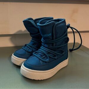 Native Kids Blue Lace-Up Snow Boots